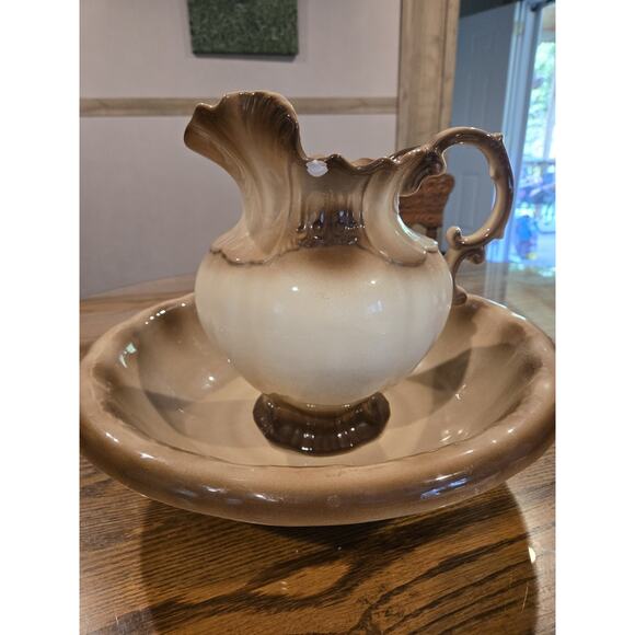 Arners Antique Wash Bowl And Pitcher - Picture 1 of 8